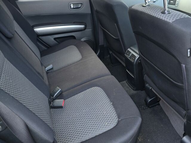 Серый Ниссан ИксТрейл, объемом двигателя 2 л и пробегом 105 тыс. км за 3700 $, фото 4 на Automoto.ua