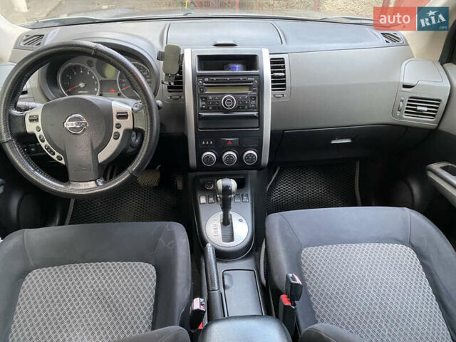 Серый Ниссан ИксТрейл, объемом двигателя 2 л и пробегом 213 тыс. км за 7200 $, фото 13 на Automoto.ua