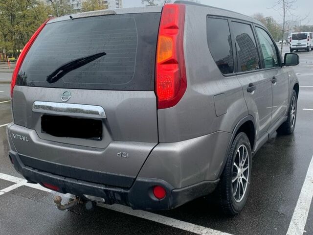 Серый Ниссан ИксТрейл, объемом двигателя 0 л и пробегом 350 тыс. км за 4600 $, фото 7 на Automoto.ua