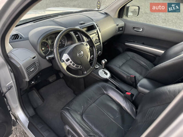 Серый Ниссан ИксТрейл, объемом двигателя 2.49 л и пробегом 260 тыс. км за 8499 $, фото 18 на Automoto.ua