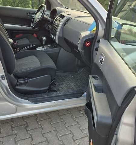 Серый Ниссан ИксТрейл, объемом двигателя 2 л и пробегом 172 тыс. км за 8500 $, фото 12 на Automoto.ua