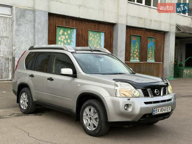 Серый Ниссан ИксТрейл, объемом двигателя 2 л и пробегом 240 тыс. км за 7600 $, фото 12 на Automoto.ua