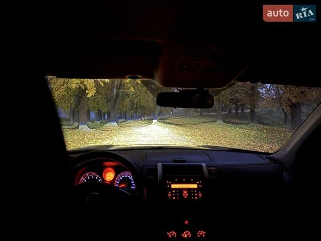 Сірий Ніссан ІксТрейл, об'ємом двигуна 2 л та пробігом 238 тис. км за 9400 $, фото 50 на Automoto.ua