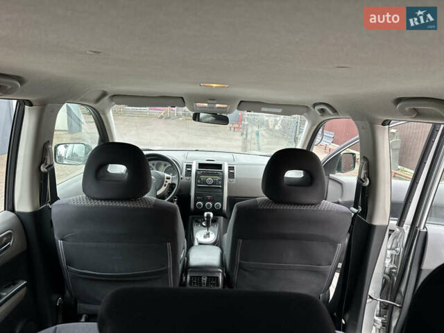 Сірий Ніссан ІксТрейл, об'ємом двигуна 2.49 л та пробігом 197 тис. км за 8300 $, фото 22 на Automoto.ua