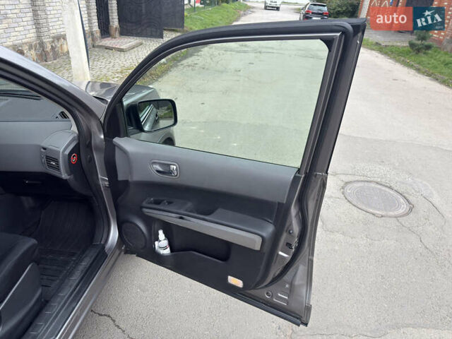 Серый Ниссан ИксТрейл, объемом двигателя 2 л и пробегом 159 тыс. км за 10000 $, фото 18 на Automoto.ua