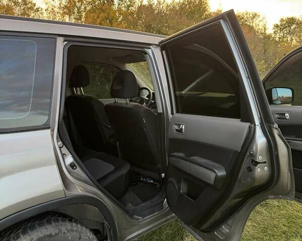 Сірий Ніссан ІксТрейл, об'ємом двигуна 2 л та пробігом 238 тис. км за 9400 $, фото 45 на Automoto.ua