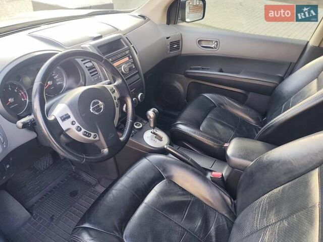 Сірий Ніссан ІксТрейл, об'ємом двигуна 2.5 л та пробігом 132 тис. км за 8900 $, фото 43 на Automoto.ua