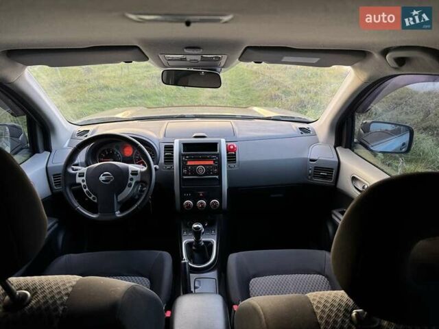 Сірий Ніссан ІксТрейл, об'ємом двигуна 2 л та пробігом 238 тис. км за 9400 $, фото 37 на Automoto.ua