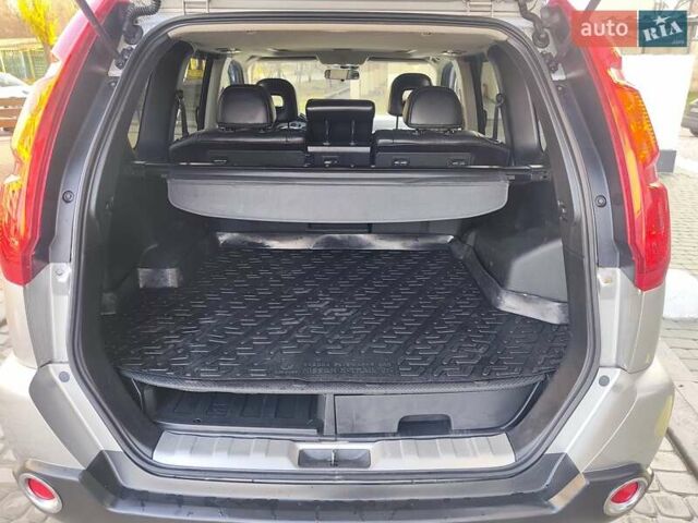 Сірий Ніссан ІксТрейл, об'ємом двигуна 2.5 л та пробігом 132 тис. км за 8900 $, фото 35 на Automoto.ua