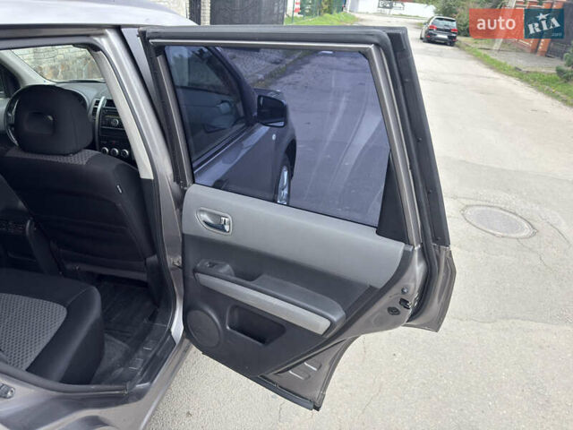 Серый Ниссан ИксТрейл, объемом двигателя 2 л и пробегом 159 тыс. км за 10000 $, фото 16 на Automoto.ua