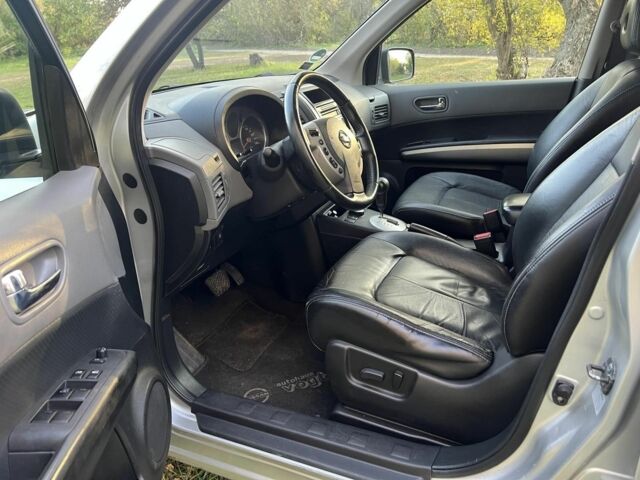 Серый Ниссан ИксТрейл, объемом двигателя 1.2 л и пробегом 260 тыс. км за 5800 $, фото 6 на Automoto.ua