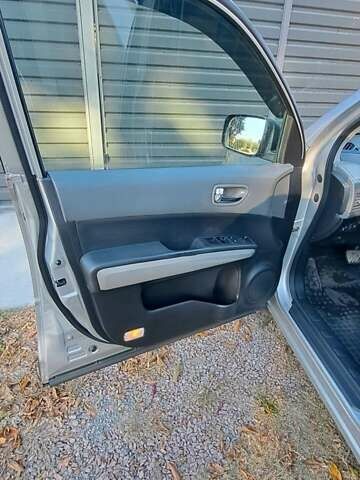 Сірий Ніссан ІксТрейл, об'ємом двигуна 2.49 л та пробігом 327 тис. км за 12000 $, фото 16 на Automoto.ua