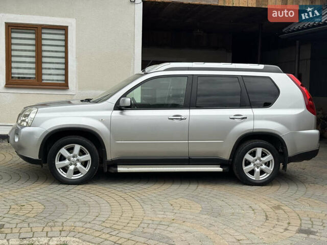Сірий Ніссан ІксТрейл, об'ємом двигуна 2 л та пробігом 228 тис. км за 10250 $, фото 4 на Automoto.ua