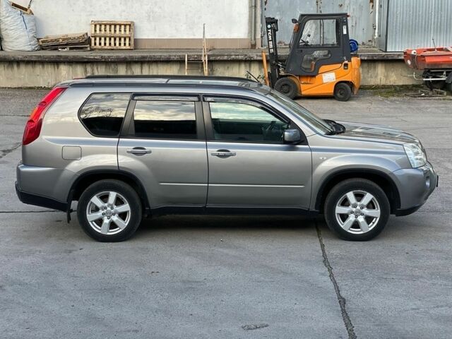 Сірий Ніссан ІксТрейл, об'ємом двигуна 2 л та пробігом 214 тис. км за 3453 $, фото 3 на Automoto.ua