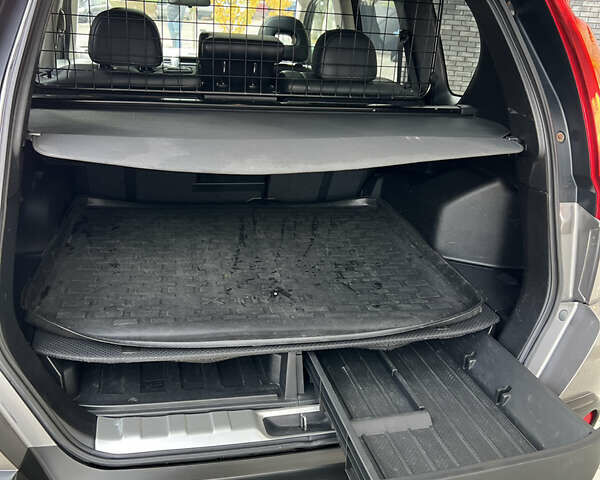 Серый Ниссан ИксТрейл, объемом двигателя 2 л и пробегом 229 тыс. км за 10100 $, фото 27 на Automoto.ua