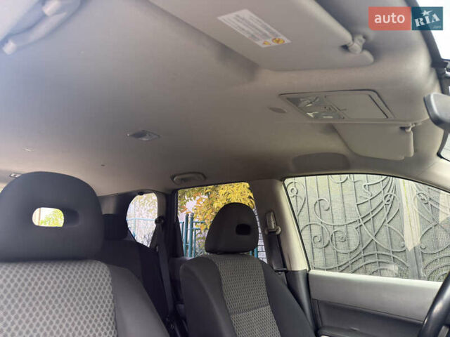 Серый Ниссан ИксТрейл, объемом двигателя 2 л и пробегом 159 тыс. км за 10000 $, фото 21 на Automoto.ua