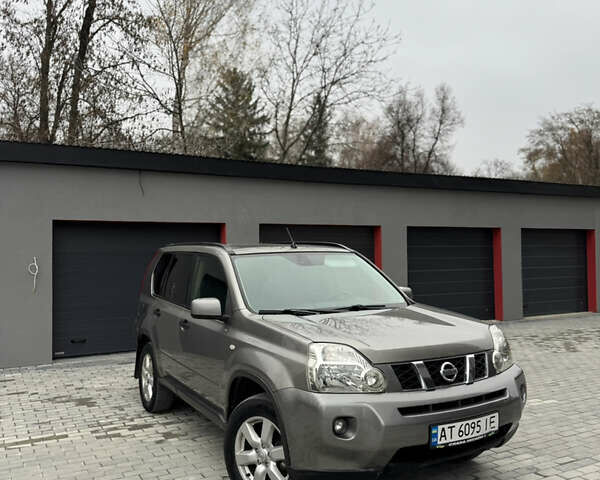 Серый Ниссан ИксТрейл, объемом двигателя 2 л и пробегом 326 тыс. км за 8650 $, фото 10 на Automoto.ua