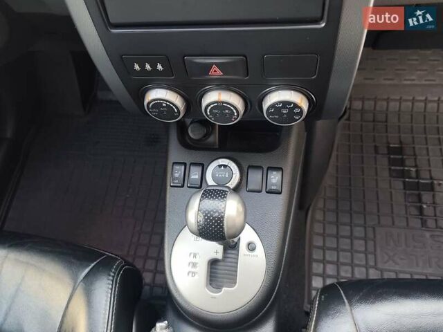 Сірий Ніссан ІксТрейл, об'ємом двигуна 2.5 л та пробігом 132 тис. км за 8900 $, фото 30 на Automoto.ua