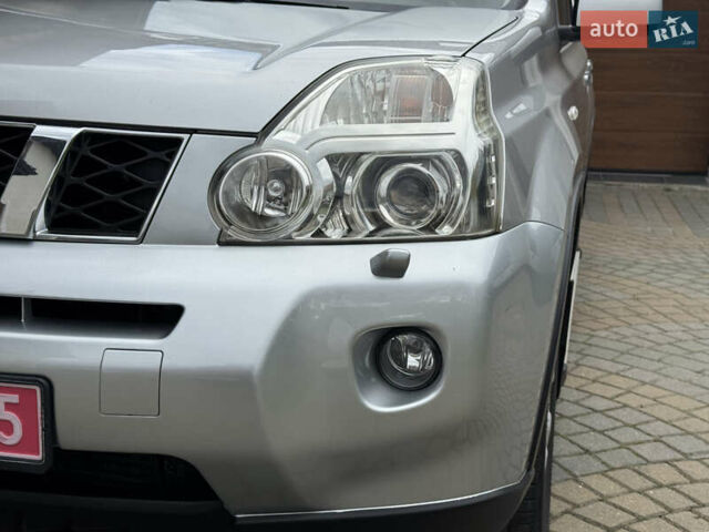 Сірий Ніссан ІксТрейл, об'ємом двигуна 2 л та пробігом 228 тис. км за 10250 $, фото 42 на Automoto.ua