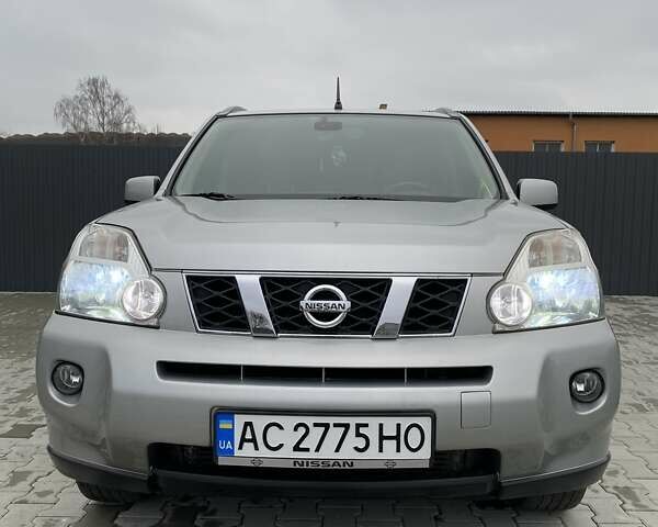 Серый Ниссан ИксТрейл, объемом двигателя 2 л и пробегом 235 тыс. км за 9500 $, фото 16 на Automoto.ua