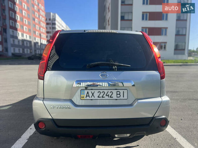 Серый Ниссан ИксТрейл, объемом двигателя 2 л и пробегом 222 тыс. км за 11499 $, фото 5 на Automoto.ua