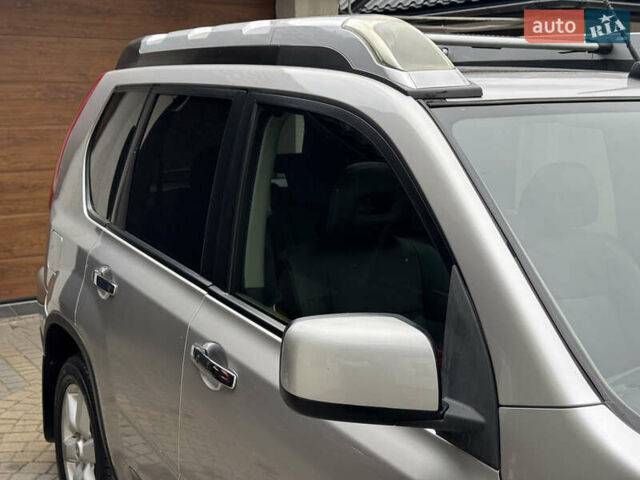 Сірий Ніссан ІксТрейл, об'ємом двигуна 2 л та пробігом 228 тис. км за 10250 $, фото 54 на Automoto.ua