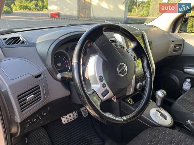 Серый Ниссан ИксТрейл, объемом двигателя 2.49 л и пробегом 195 тыс. км за 9800 $, фото 24 на Automoto.ua