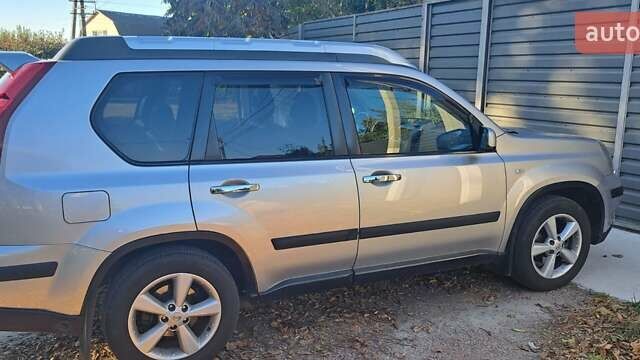 Сірий Ніссан ІксТрейл, об'ємом двигуна 2.49 л та пробігом 327 тис. км за 12000 $, фото 20 на Automoto.ua