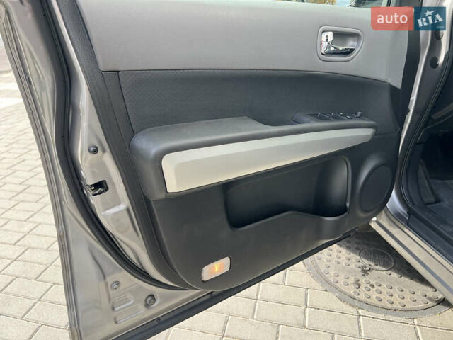 Серый Ниссан ИксТрейл, объемом двигателя 2 л и пробегом 229 тыс. км за 10100 $, фото 21 на Automoto.ua