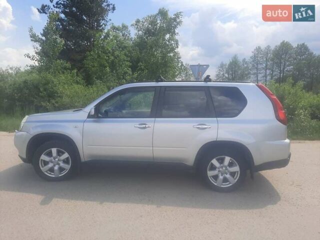 Серый Ниссан ИксТрейл, объемом двигателя 2 л и пробегом 285 тыс. км за 9000 $, фото 12 на Automoto.ua