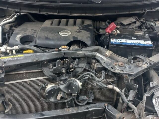 Серый Ниссан ИксТрейл, объемом двигателя 2 л и пробегом 200 тыс. км за 4500 $, фото 4 на Automoto.ua