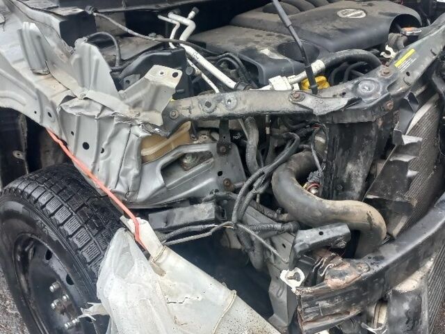 Серый Ниссан ИксТрейл, объемом двигателя 2 л и пробегом 200 тыс. км за 4500 $, фото 1 на Automoto.ua