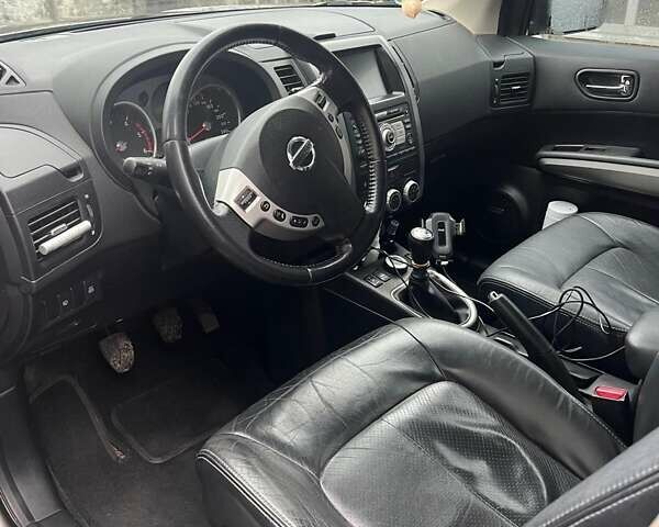 Серый Ниссан ИксТрейл, объемом двигателя 2 л и пробегом 185 тыс. км за 10200 $, фото 9 на Automoto.ua