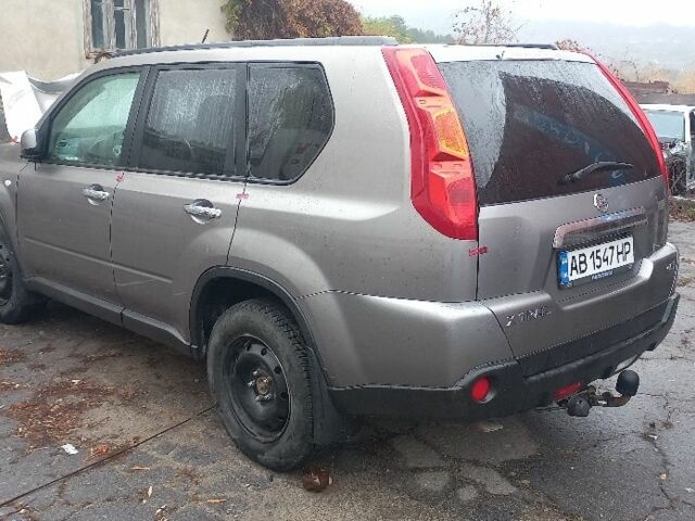 Серый Ниссан ИксТрейл, объемом двигателя 2 л и пробегом 200 тыс. км за 4500 $, фото 7 на Automoto.ua