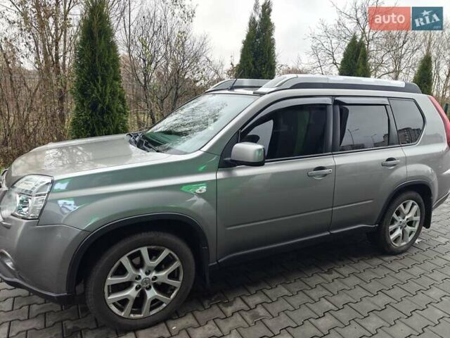 Серый Ниссан ИксТрейл, объемом двигателя 2 л и пробегом 179 тыс. км за 11500 $, фото 2 на Automoto.ua