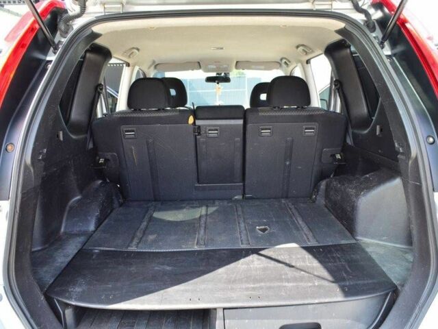 Серый Ниссан ИксТрейл, объемом двигателя 2 л и пробегом 317 тыс. км за 7000 $, фото 6 на Automoto.ua