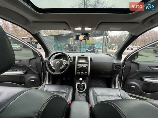 Серый Ниссан ИксТрейл, объемом двигателя 2 л и пробегом 153 тыс. км за 16500 $, фото 16 на Automoto.ua