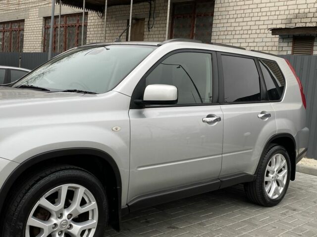 Серый Ниссан ИксТрейл, объемом двигателя 2.2 л и пробегом 189 тыс. км за 5350 $, фото 11 на Automoto.ua