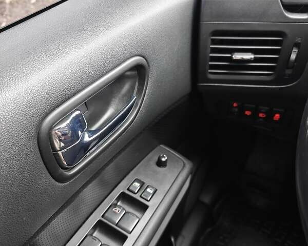 Серый Ниссан ИксТрейл, объемом двигателя 2 л и пробегом 179 тыс. км за 11500 $, фото 11 на Automoto.ua