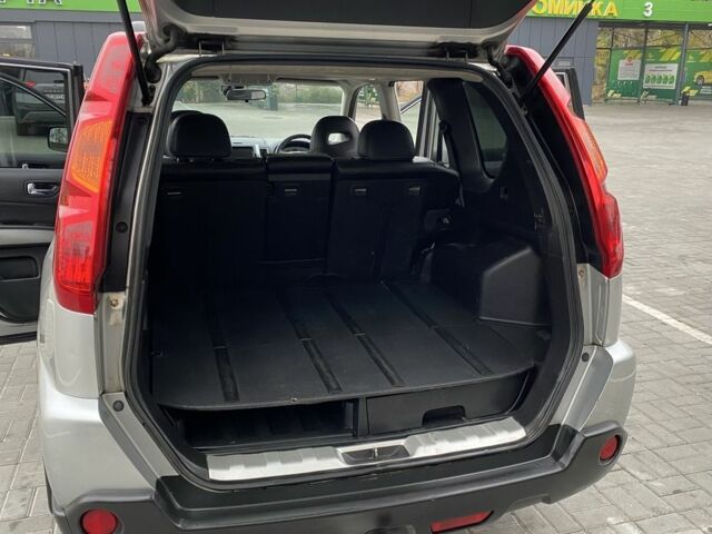 Серый Ниссан ИксТрейл, объемом двигателя 2.2 л и пробегом 189 тыс. км за 5350 $, фото 19 на Automoto.ua