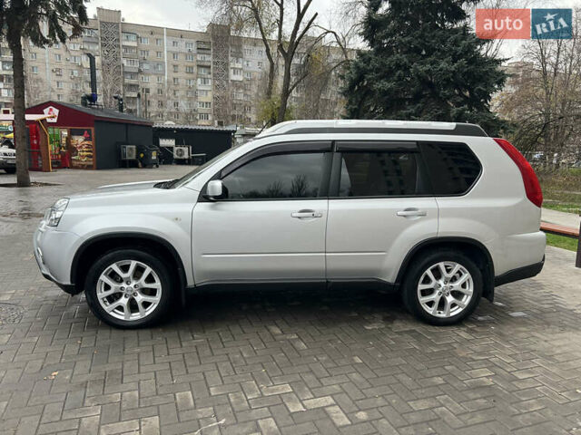 Серый Ниссан ИксТрейл, объемом двигателя 2 л и пробегом 153 тыс. км за 16500 $, фото 6 на Automoto.ua