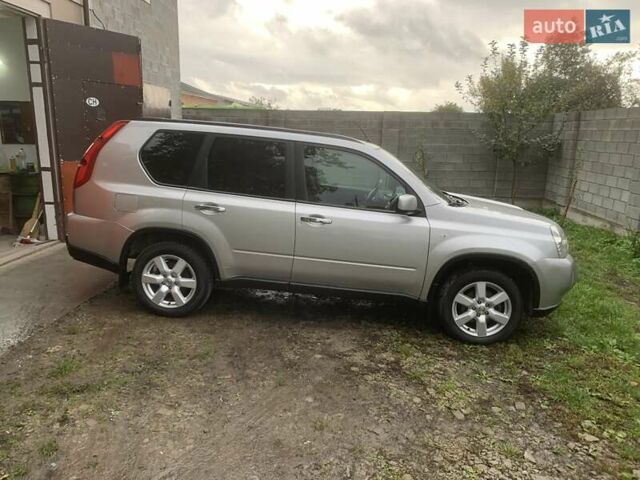 Ниссан ИксТрейл 2010 в Дубно на Automoto.ua Серый Ниссан ИксТрейл, объемом двигателя 2 л и пробегом 231 тыс. км за 12200 $, фото 3 на Automoto.ua