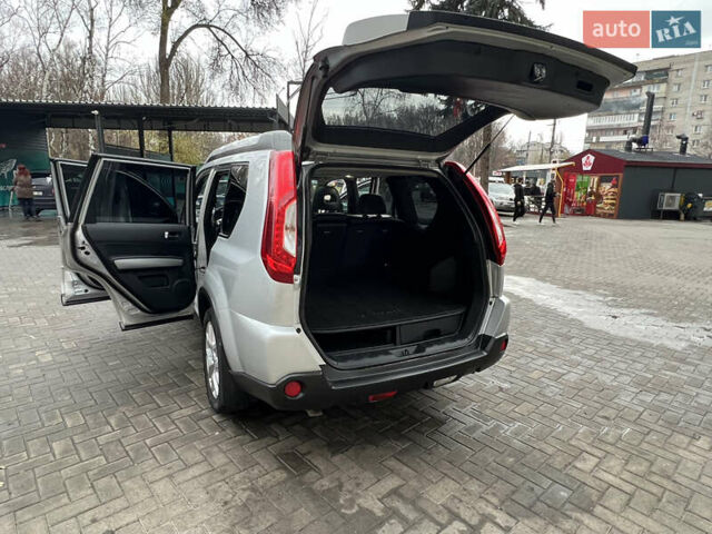 Серый Ниссан ИксТрейл, объемом двигателя 2 л и пробегом 153 тыс. км за 16500 $, фото 18 на Automoto.ua