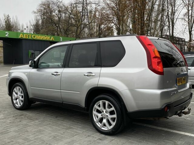 Серый Ниссан ИксТрейл, объемом двигателя 2.2 л и пробегом 189 тыс. км за 5350 $, фото 3 на Automoto.ua