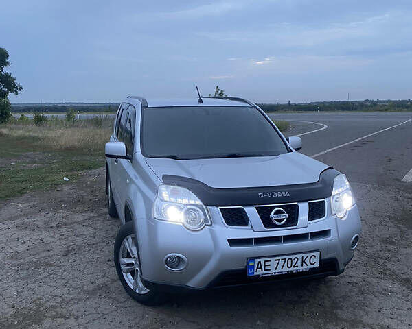 Серый Ниссан ИксТрейл, объемом двигателя 2 л и пробегом 285 тыс. км за 11800 $, фото 10 на Automoto.ua
