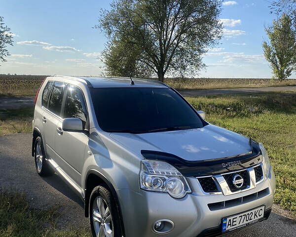 Серый Ниссан ИксТрейл, объемом двигателя 2 л и пробегом 285 тыс. км за 11800 $, фото 12 на Automoto.ua