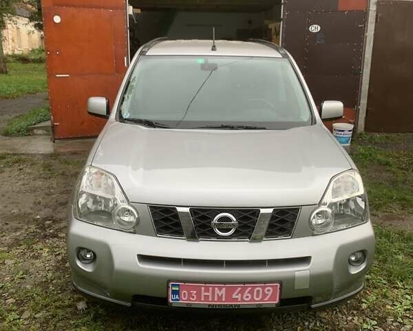 Ниссан ИксТрейл 2010 в Дубно на Automoto.ua Серый Ниссан ИксТрейл, объемом двигателя 2 л и пробегом 231 тыс. км за 12200 $, фото 1 на Automoto.ua