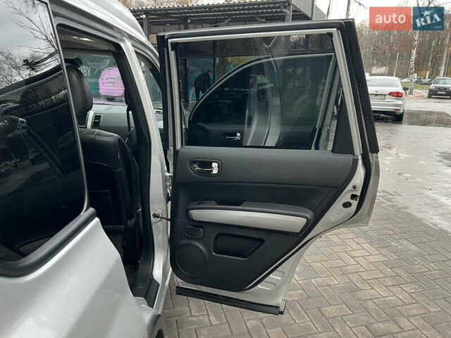 Серый Ниссан ИксТрейл, объемом двигателя 2 л и пробегом 153 тыс. км за 16500 $, фото 14 на Automoto.ua