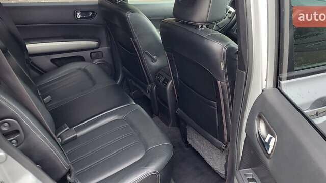 Серый Ниссан ИксТрейл, объемом двигателя 2 л и пробегом 275 тыс. км за 13800 $, фото 3 на Automoto.ua