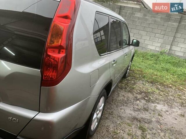 Ниссан ИксТрейл 2010 в Дубно на Automoto.ua Серый Ниссан ИксТрейл, объемом двигателя 2 л и пробегом 231 тыс. км за 12200 $, фото 6 на Automoto.ua